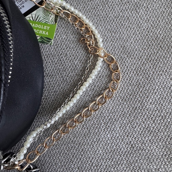 Badgley Mischka Black Quilted Shoulder Bag with Studded Elegance - Picture 4 of 6